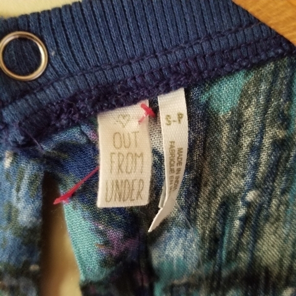 NWT Out From Under UO Keyhole Floral Flowy Peplum Top Size Small - Picture 9 of 10